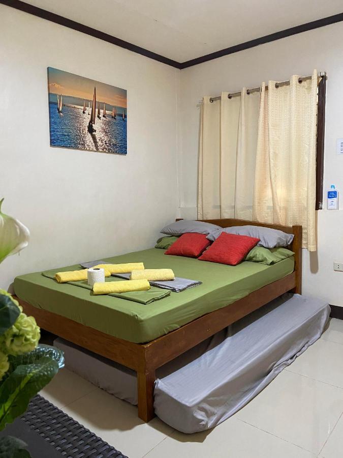 Alona Bohol Backpackers Hostel Panglao Rum bild